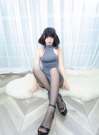 欧美大屁股钢管舞娘_国产剧电影免费在线